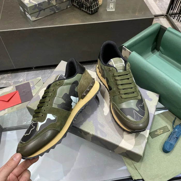 V - SNEAKERS
