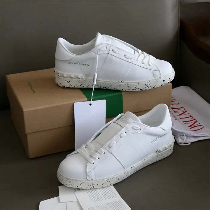 V - SNEAKERS