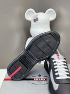 P - SNEAKERS