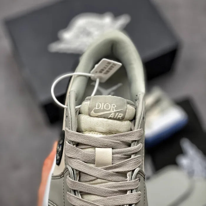 N - SNEAKERS