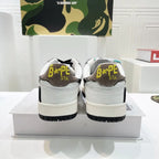 B - SNEAKERS