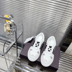 V - SNEAKERS
