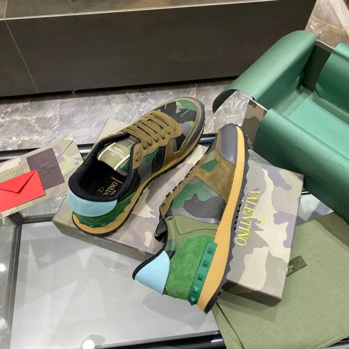 V - SNEAKERS