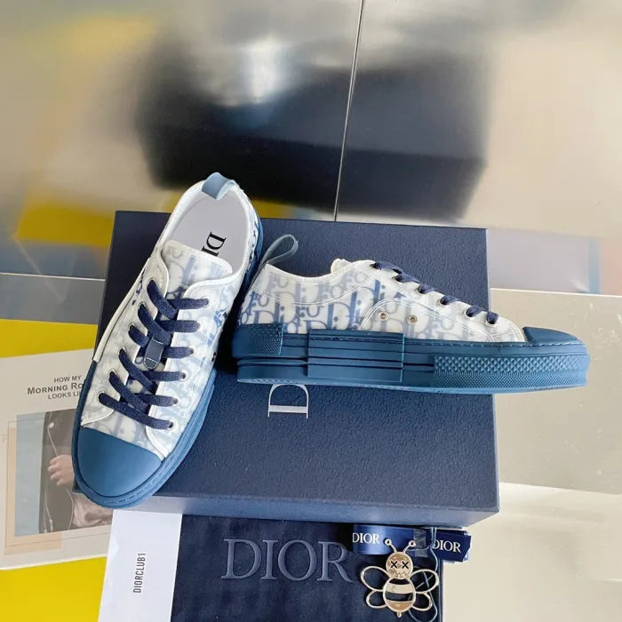 D - SNEAKERS